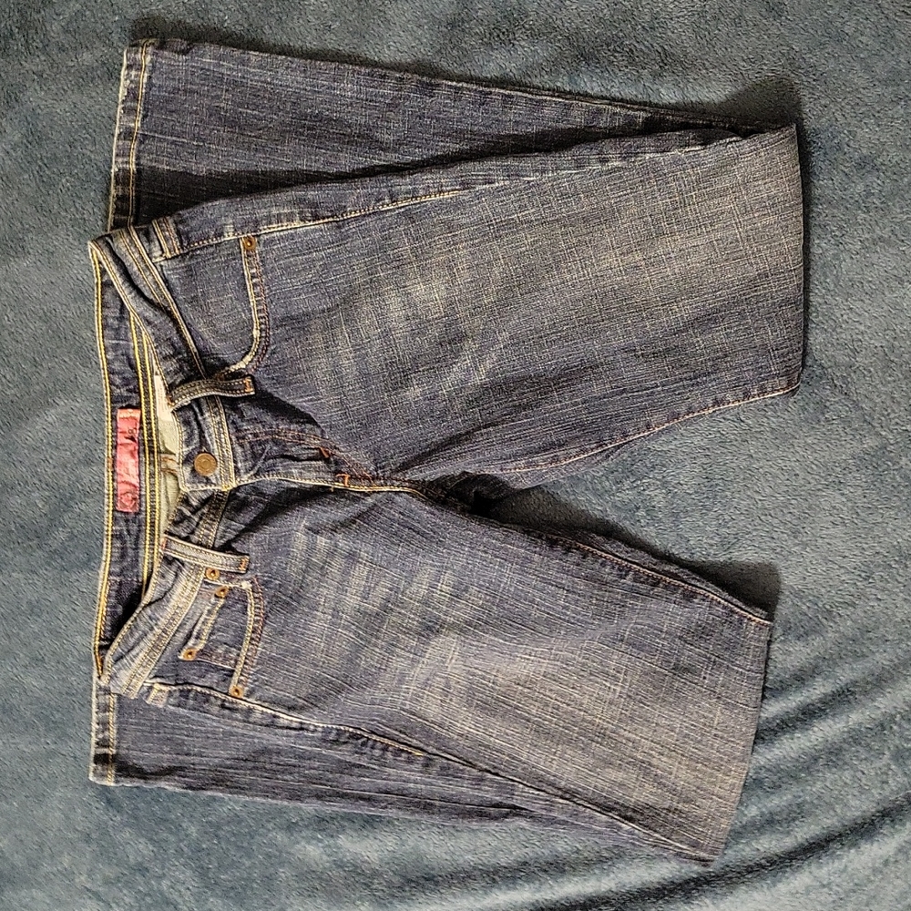 EUC- Levi's Straight Leg 518 Jean's